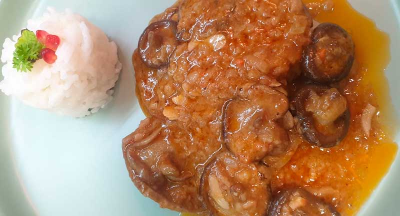 Al momento stai visualizzando Come fare la fricassea di vitello Contorno di riso al gelsomino e menta Piatto Catalano