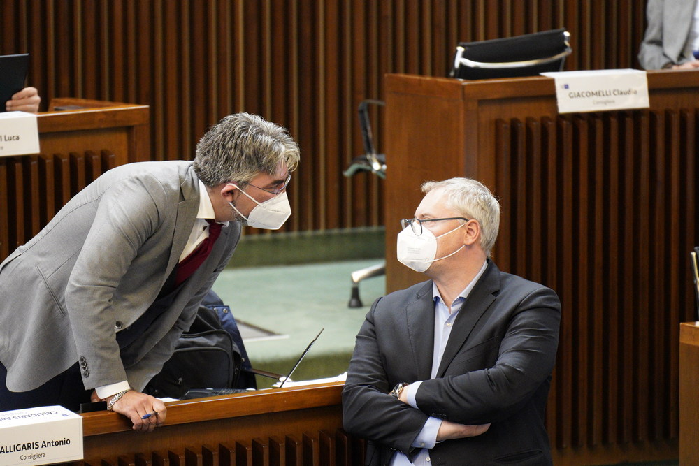 Al momento stai visualizzando CENTIS: SOMMINISTRAZIONI TERZE DOSI, MENO CHIACCHIERE