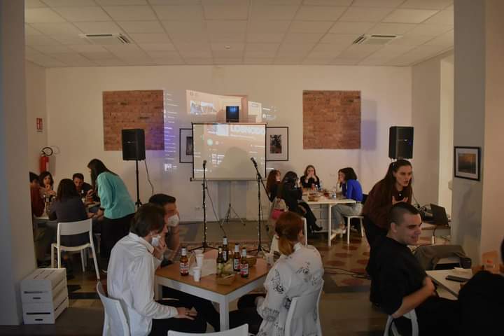 Scopri di più sull'articolo ERBA: LO SNODO CANTA VITTORIA E RI-PARTY PER I GIOVANI