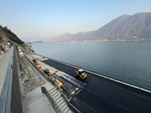 Scopri di più sull'articolo LOMBARDIA, ANAS: PROSEGUONO I LAVORI A COLONNO PER LA REALIZZAZIONE DELLA VARIANTE ALLA TREMEZZINA