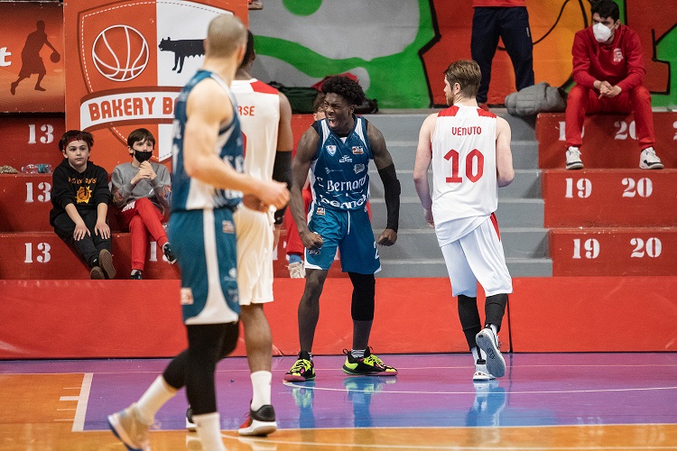 Al momento stai visualizzando PARTITA PAZZESCA A PIACENZA: LA VINCE CANTÙ DOPO 4 OVERTIME!