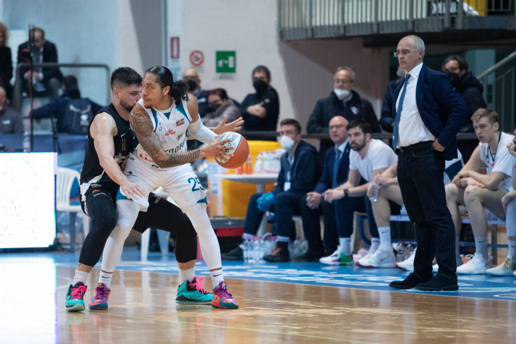 Scopri di più sull'articolo CANTU: ACQUA SAN BERNARDO PERDE CONTRO UDINE NELLA FINALE DI COPPA ITALIA