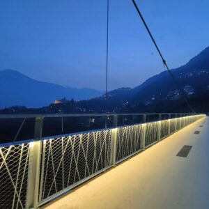 Scopri di più sull'articolo Comune di Sondrio-Illuminazione a led per la passerella sulle Cassandre