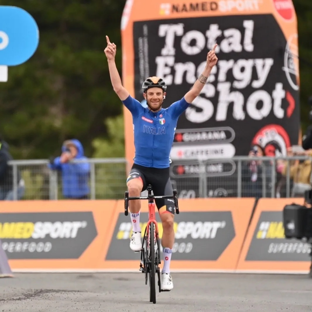 Scopri di più sull'articolo ENNA: CARUSO ASSOLO DA OPERA MUSICALE EMOZIONANTE AL GIRO DI SICILIA