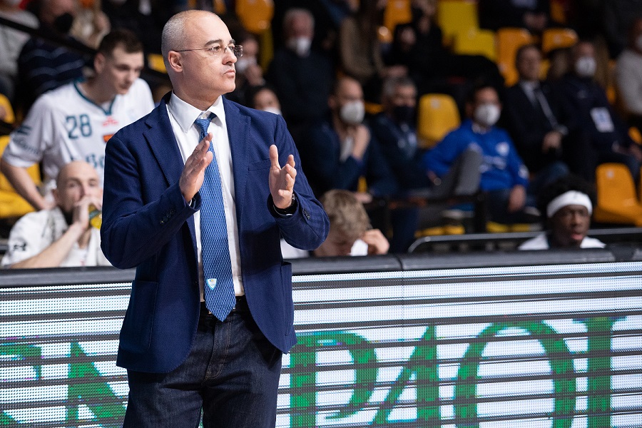 Scopri di più sull'articolo IL COMMENTO DI COACH SODINI DOPO LA VITTORIA CONTRO CHIUSI