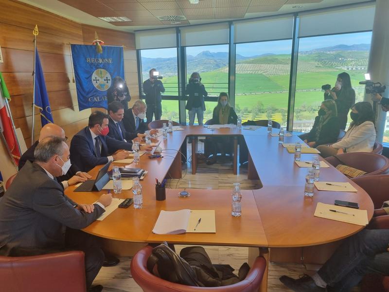 Scopri di più sull'articolo PNRR: CALABRIA OSPITA COORDINAMENTO PRESIDENTI COMMISSIONI UE, REGIONI UNITE E COORDINATE PER UTILIZZARE AL MEGLIO RISORSE EUROPEE