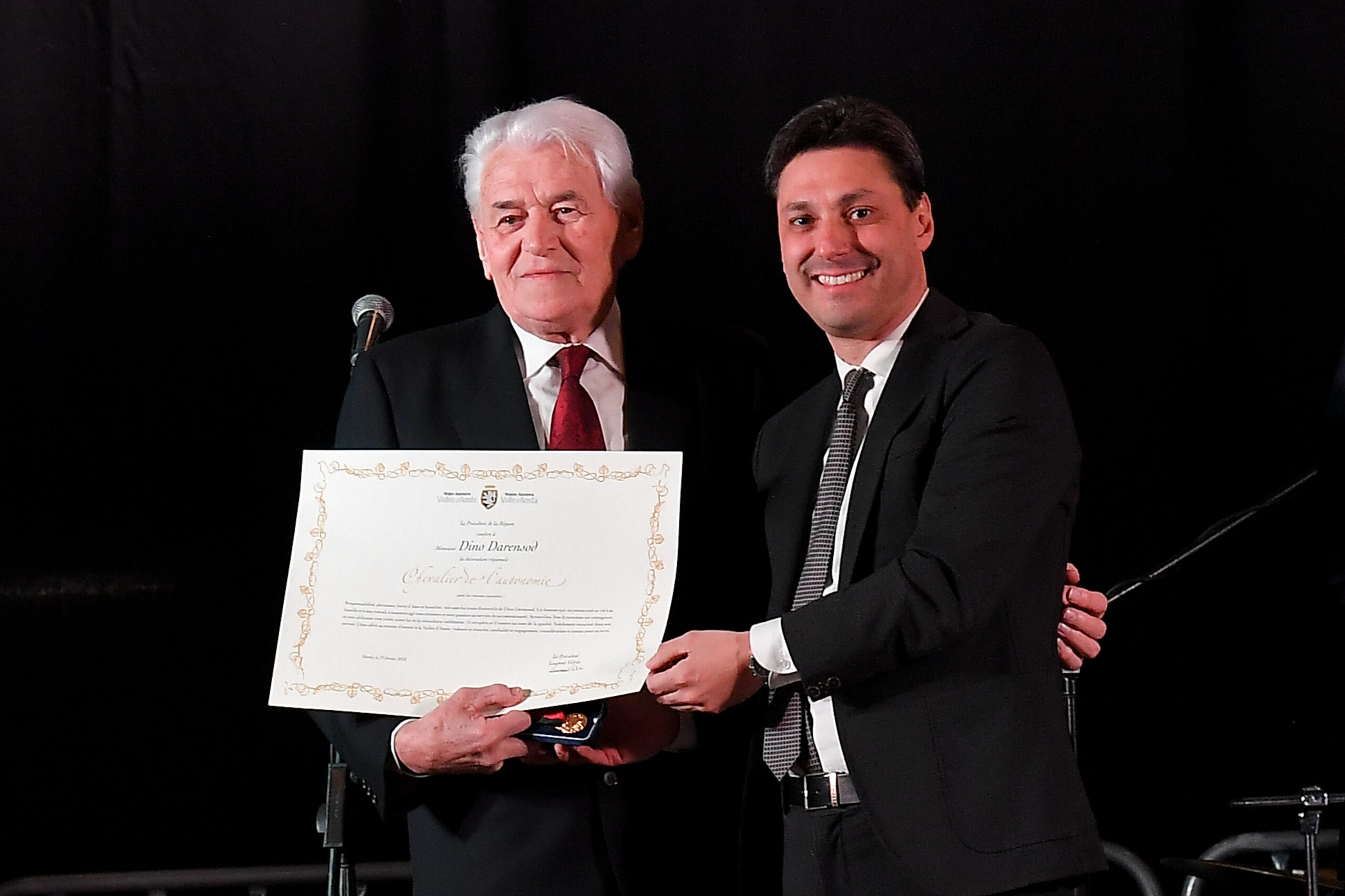 Scopri di più sull'articolo Cordoglio dei Presidenti della Regione e del Consiglio Valle per la morte di Dino Darensod