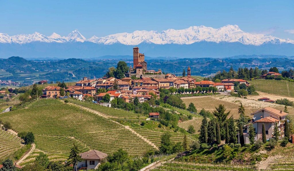 Scopri di più sull'articolo AGRICOLTURA PIEMONTE: DALLA REGIONE 7 MILIONI DI EURO PER LA PROMOZIONE DEI PRODOTTI AGROALIMENTARI E VITIVINICOLI DI QUALITÀ SUL TERRITORIO DELL’UNIONE EUROPEA