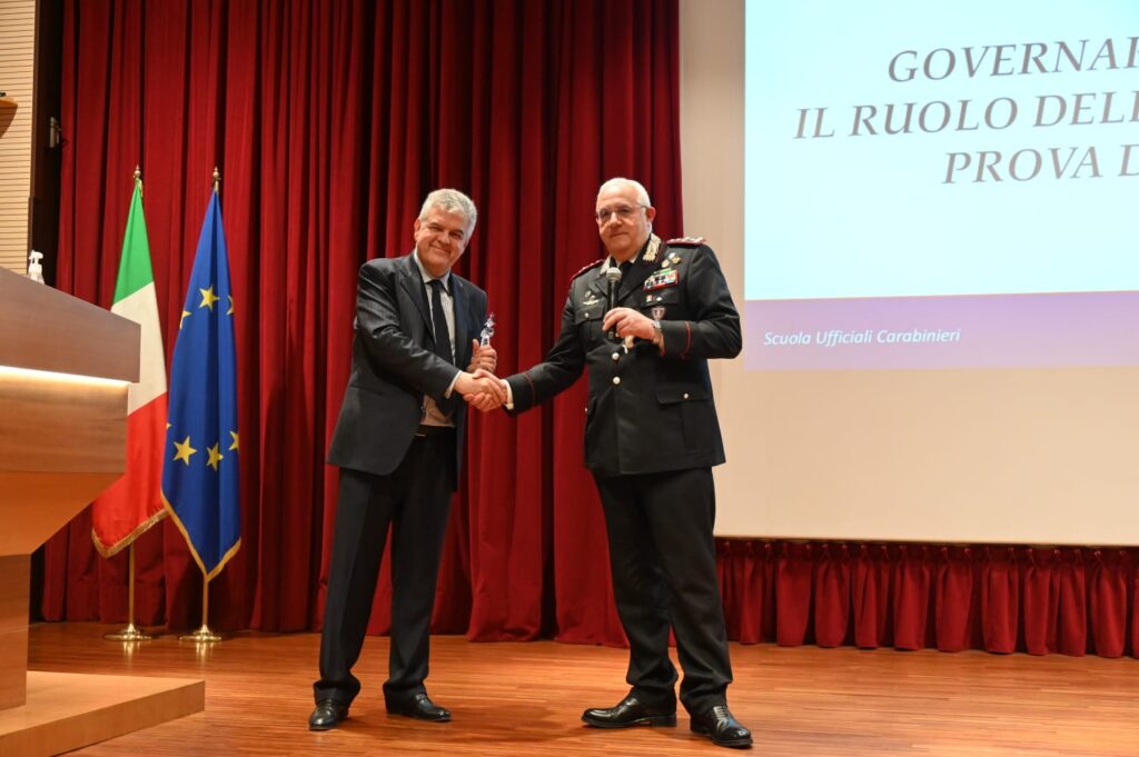Scopri di più sull'articolo ARMA DEI CARABINIERI E GRUPPO FS ITALIANE SIGLANO PROTOCOLLO