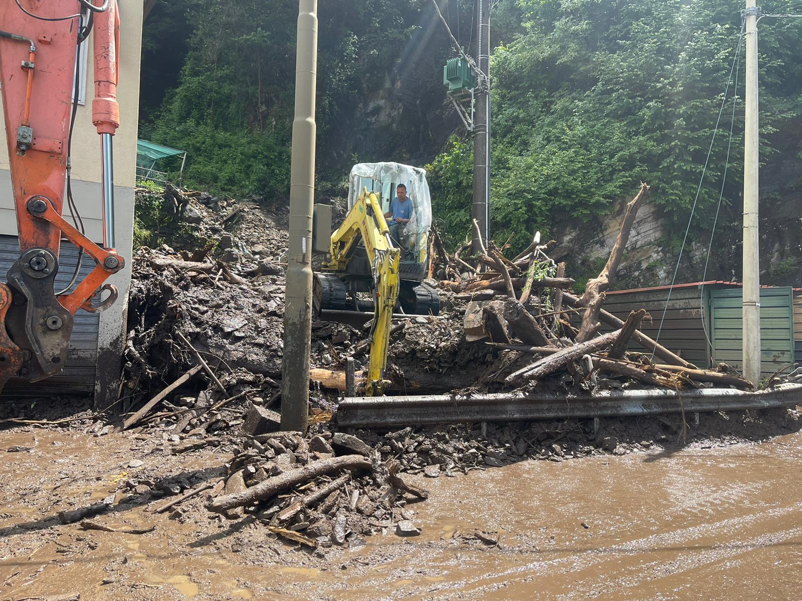 Scopri di più sull'articolo PROVINCIA DI COMO: BONGIASCA RINGRAZIA GLI UOMINI DELLA PROVINCIA DOPO IL MALTEMPO