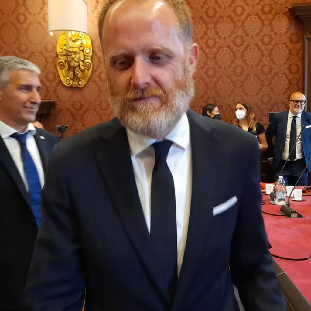 Scopri di più sull'articolo COMO: RAPINESE “NATALE A CERNOBBIO? E CHI LA CONOSCE”