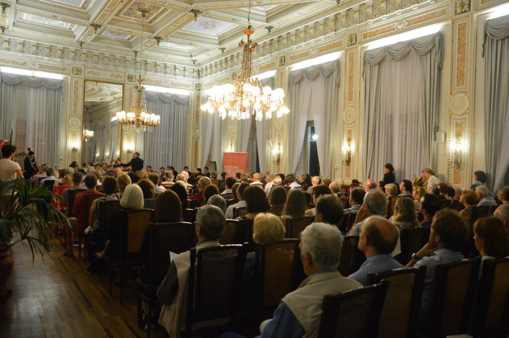 Scopri di più sull'articolo CANZO: AL TEATRO SOCIALE IL BELLAGIO FESTIVAL