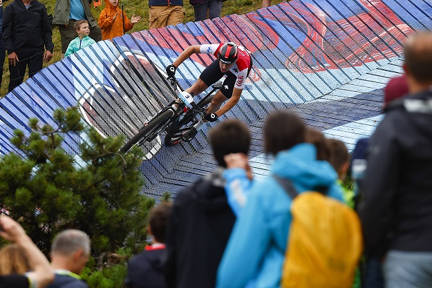 Scopri di più sull'articolo CAMPIONATI EUROPEI MTB: TITOLI A LOANA LECOMTE E TOM PIDCOCK