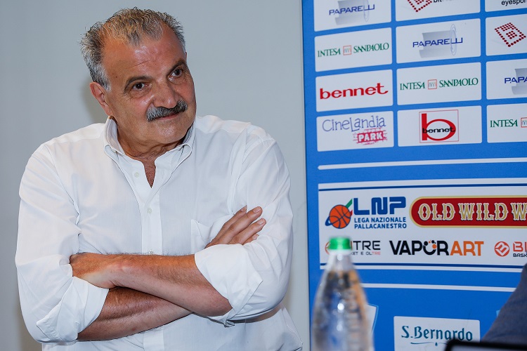 Scopri di più sull'articolo CANTU’: MEO SACCHETTI “ABBIAMO SIGLATO LA BOMBA DELLE VITTORIA, E’ STATA DURISSIMA”