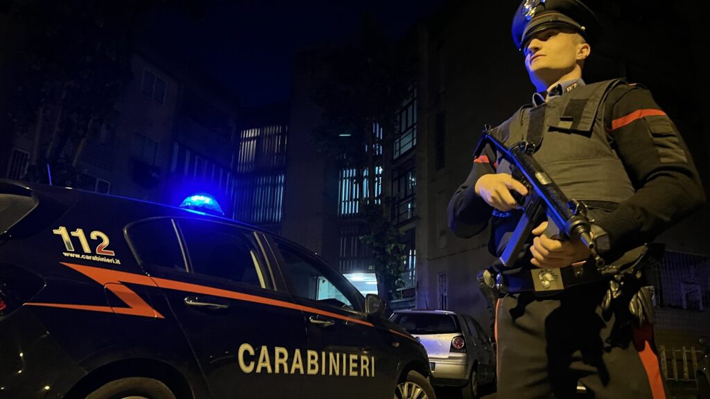 Scopri di più sull'articolo CARABINIERI TROVANO IL MANDANTE E ULTERIORI DUE COMPLICI DELL’OMICIDIO DI SHELAJ SELAVDI DETTO SIMONE