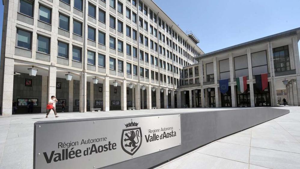 Al momento stai visualizzando <strong>BONUS ENTREPRISES VDA: Giunta approva la nuova misura di aiuto destinata alle attività economiche</strong>