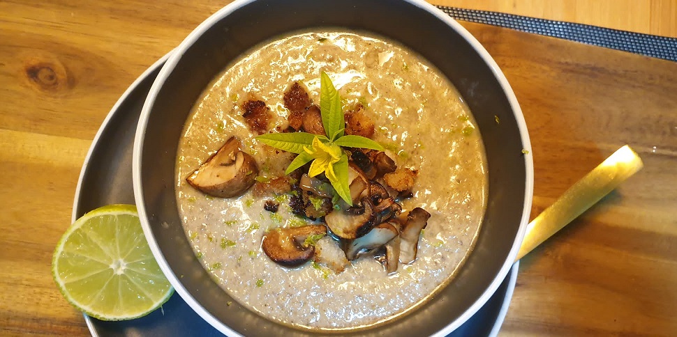 Al momento stai visualizzando Zuppa di funghi misti (Jamie Oliver)