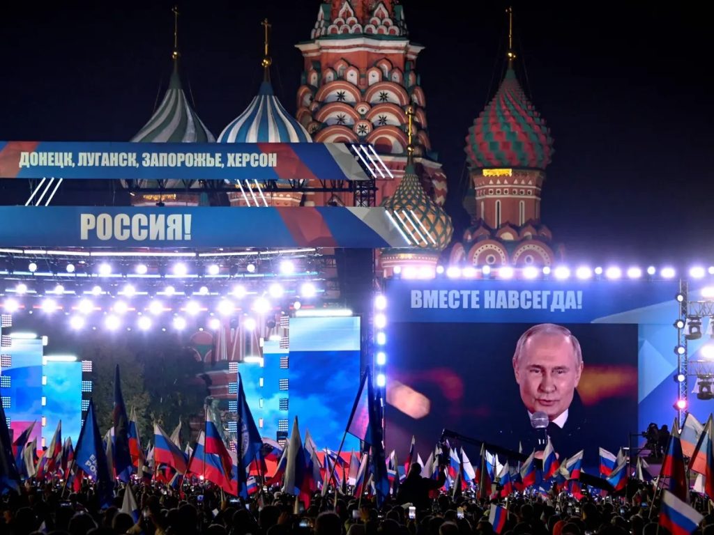 Scopri di più sull'articolo Vladimir Putin “People’s Choice. Insieme per sempre” l’ammissione in Russia delle regioni DPR, LPR, Zaporozhye e Kherson.