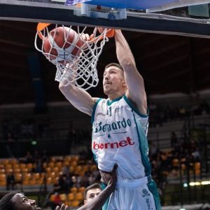 Scopri di più sull'articolo DESIO: CANTU’ IMBATTIBILE ALZA UN MURO CONTRO RIETI