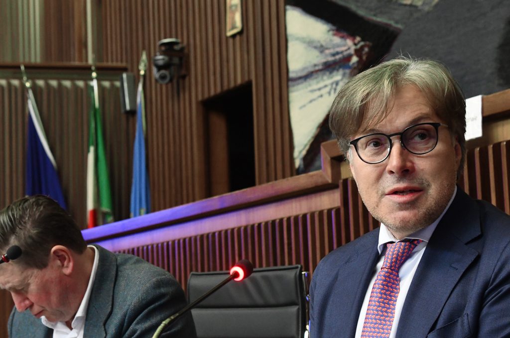 L'assessore regionale alle Attività produttive, Sergio Emidio Bini, in Seconda commissione consiliare