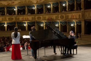 Scopri di più sull'articolo RICCARDO MUTI: da domani in onda in PRIMA SERATA su RAI 5 “Muti prova Macbeth”