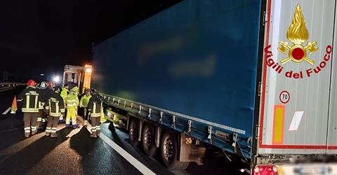 Scopri di più sull'articolo  Vigili del fuoco: Trieste, incendio di un autoarticolato alimentato a GNL sul RA 13