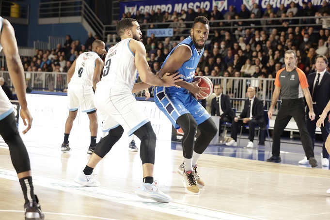 Al momento stai visualizzando BLU BASKET, CON LA VANOLI FINISCE 64-61