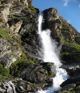 Scopri di più sull'articolo Linea Bianca tra le nevi e le acque della Valtournenche