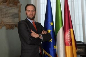 Scopri di più sull'articolo Politiche Abitative, De Santis (LcR): “Chat tra assessore Zevi e leader abusivi fatto grave”
