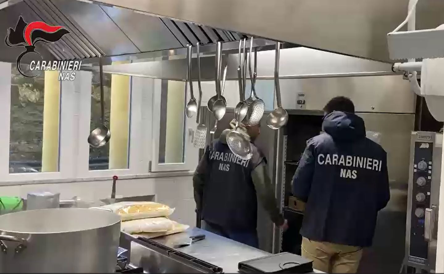 Scopri di più sull'articolo CONTROLLI DEI CARABINIERI DEL NAS, PRESSO LE MENSE SCOLASTICHE