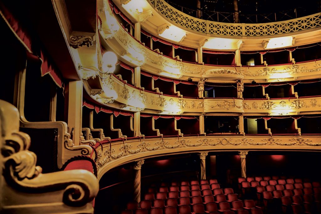 Scopri di più sull'articolo GENOVA: FONDI DALLA REGIONE LIGUIRA PER FINANZIARE IL RIFACIMENTO DELLA FACCIATA DEL TEATRO NAZIONALE