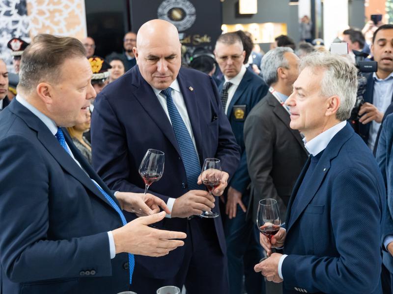 Scopri di più sull'articolo VERONA: I VINI CALABRESI STUPISCONO AL VINITALY