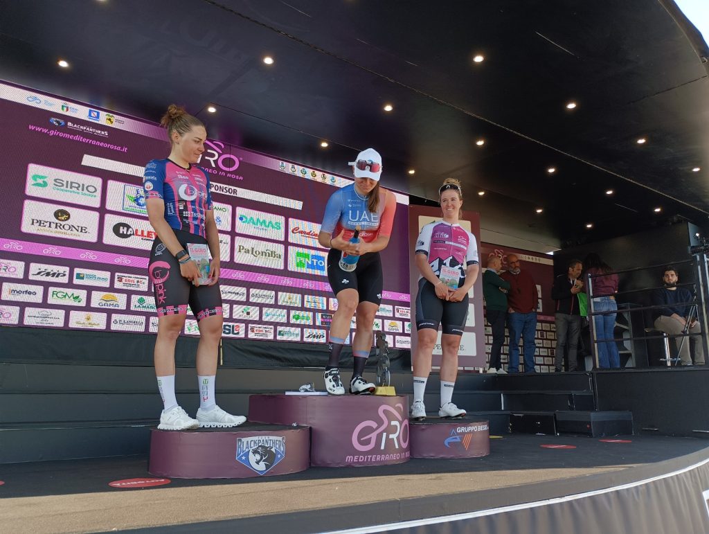 Scopri di più sull'articolo SALERNO: GIRO DEL MEDITERRANEO IN ROSA ALLA PRIMA SARA FIORIN VINCE IN VOLATA