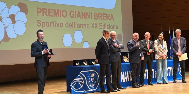 Al momento stai visualizzando MILANO: ADRIANO GALLIANI RITIRA IL PREMIO DEDICATO AL MONZA CALCIO PER LA PROMOZIONE IN A
