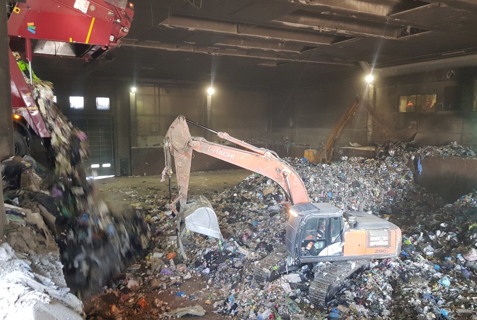 Scopri di più sull'articolo Litorale, Ferrara (M5s): “A Ostia arrivano più rifiuti ma zero soldi Pnrr, forse oggi dovrebbe diventare Comune?”