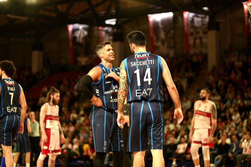 Scopri di più sull'articolo TREVIGLIO: Riviera Banca Rimini-Gruppo Mascio Treviglio 72-81 (Playoff – Quarti di Finale – Gara3)