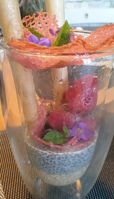 Al momento stai visualizzando Ricette: Chia pudding con frutta fresca