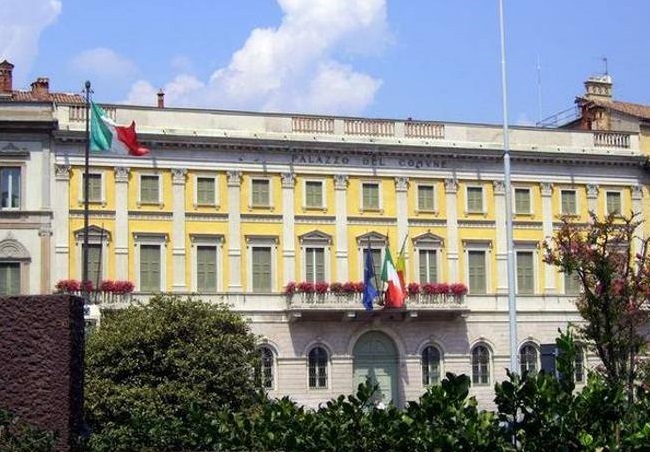 Scopri di più sull'articolo BERGAMO: PALAZZO FRIZZONI APERTO AL PUBBLICO CON GUIDE GRATUITE OCCASIONE UNICA