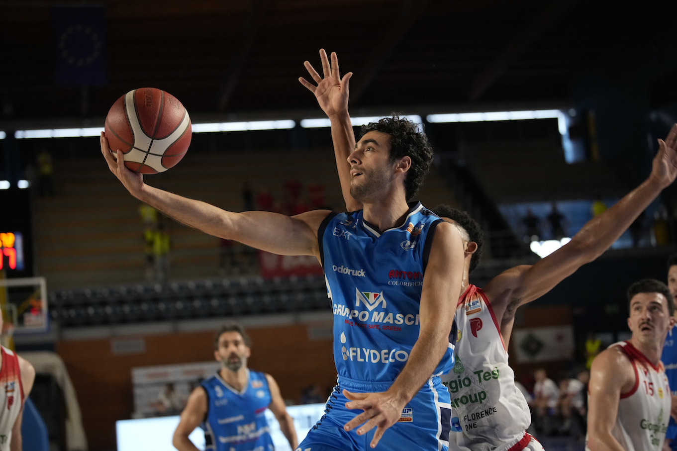Al momento stai visualizzando TREVIGLIO: BLU BASKET VITTORIA NETTA SU PISTOIA PER (104 – 65)