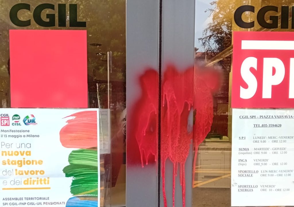 Scopri di più sull'articolo SPID Day, vernice rossa su sedi di associazioni ed enti che erogano gratis l’identità digitale nella giornata di oggi