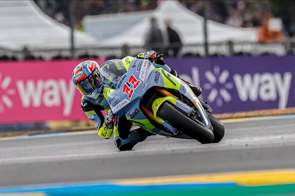 Scopri di più sull'articolo MOTOE: solo 0,025 copre la prima fila mentre il palo dei nab Ferrari di Garzo e Torres