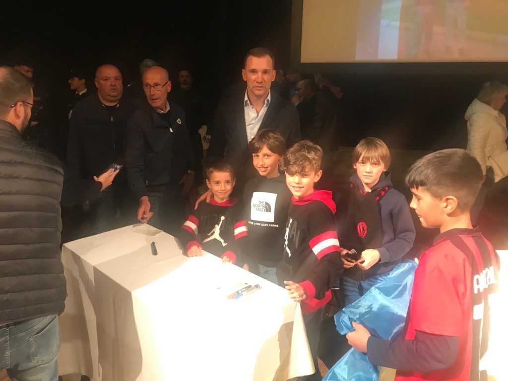 Scopri di più sull'articolo BIELLA: SHEVCHENKO A BIELLA PER RACCONTARSI DAVANTI AD UN TEATRO GREMITO
