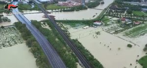 Scopri di più sull'articolo Emergenza maltempo in Emilia Romagna, le immagini dall’elicottero dell’Arma