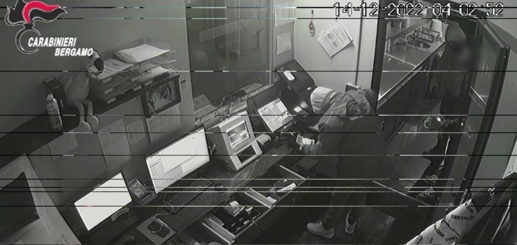 Scopri di più sull'articolo Bergamo, 4 arresti per le rapine alle attività commerciali