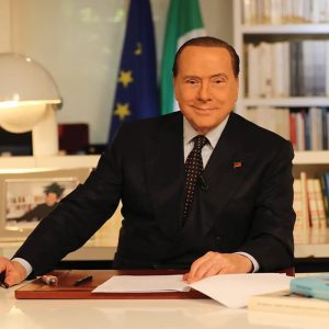 Scopri di più sull'articolo MILANO: LA LIGURIA DI TOTI PRESENTE AI FUNERALI DI STATO DI SILVIO BERLUSCONI