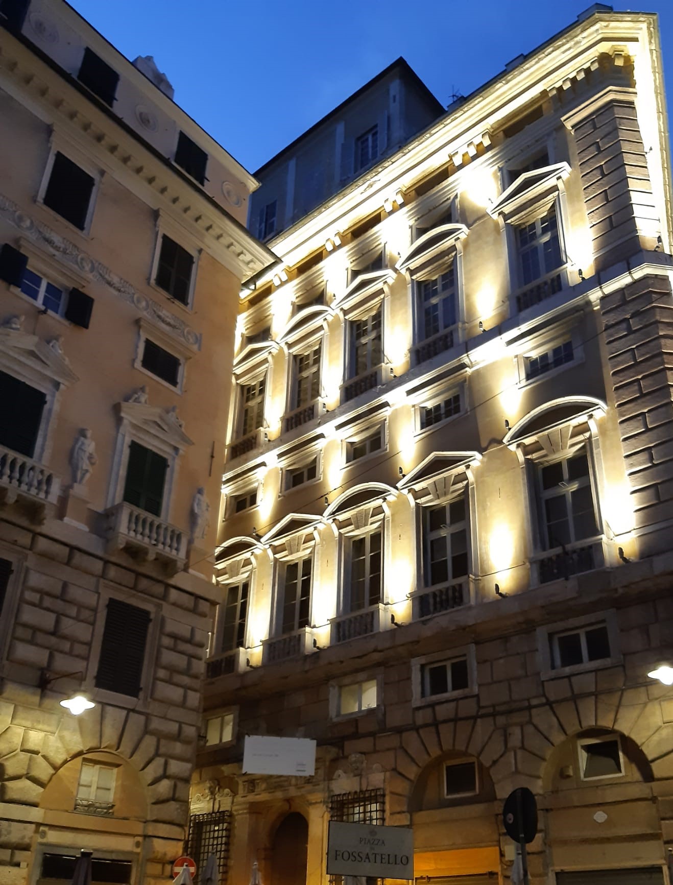Al momento stai visualizzando GENOVA: illuminazione monumentale via del Campo