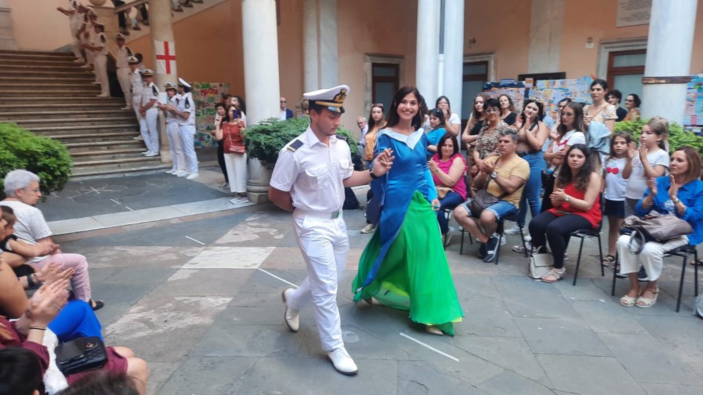 Scopri di più sull'articolo CONCORSO “CREA IL TUO ABITO”, PREMIAZIONE E SFILATA AL SALONE DI RAPPRESENTANZA E NELL’ATRIO DI PALAZZO TURSI