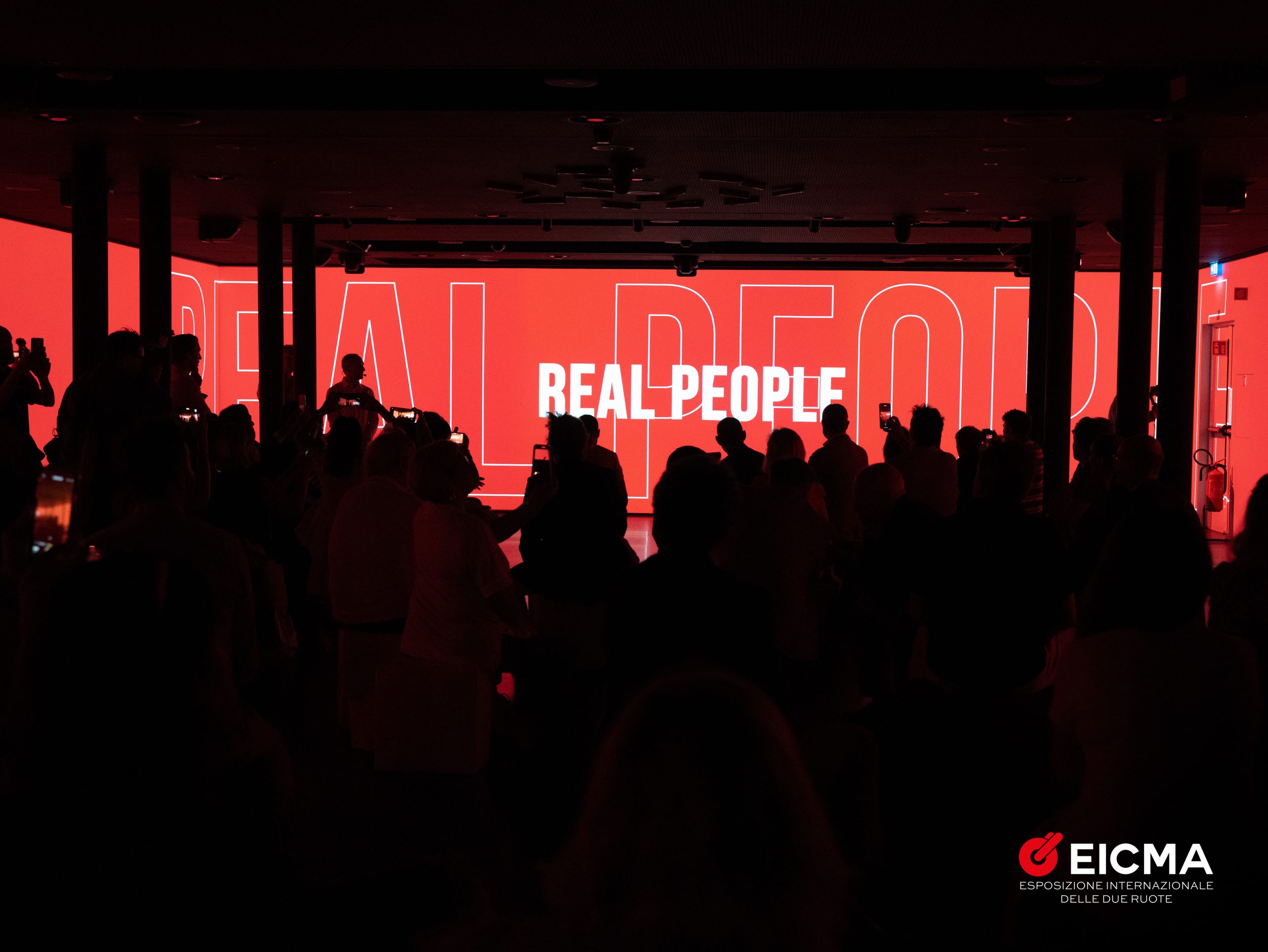 Scopri di più sull'articolo MILANO: “EICMA EFFECT” LA CAMPAGNA DELLA FIERA DELLE DUE RUOTE PRENDE VITA CON I VOLTI DEGLI APPASSIONATI