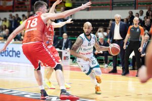 Scopri di più sull'articolo CANTU’: ACQUA SAN BERNARDO FUORI IN GARA 5 PISTOIA VA IN FINALISSIMA CON REALE MUTUA TORINO