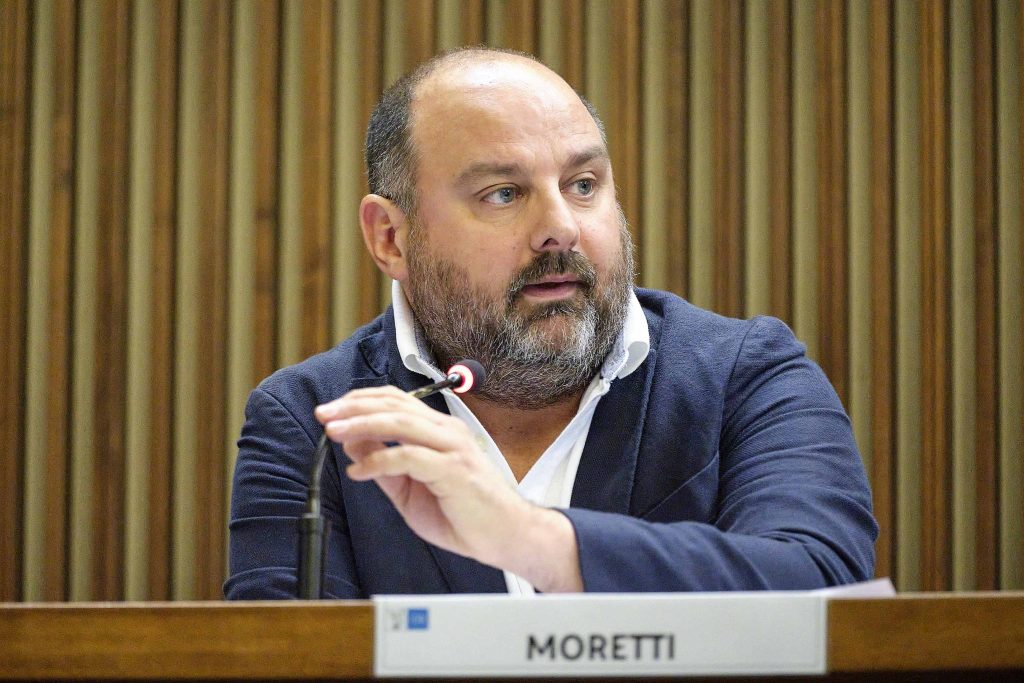 Scopri di più sull'articolo TRIESTE: AMBIENTE – MORETTI (PD): INUTILI TRIONFALISMI SU COMMISSARIO DRAGAGGI